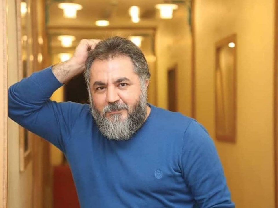 بیوگرافی و رزومه آرش دادگر